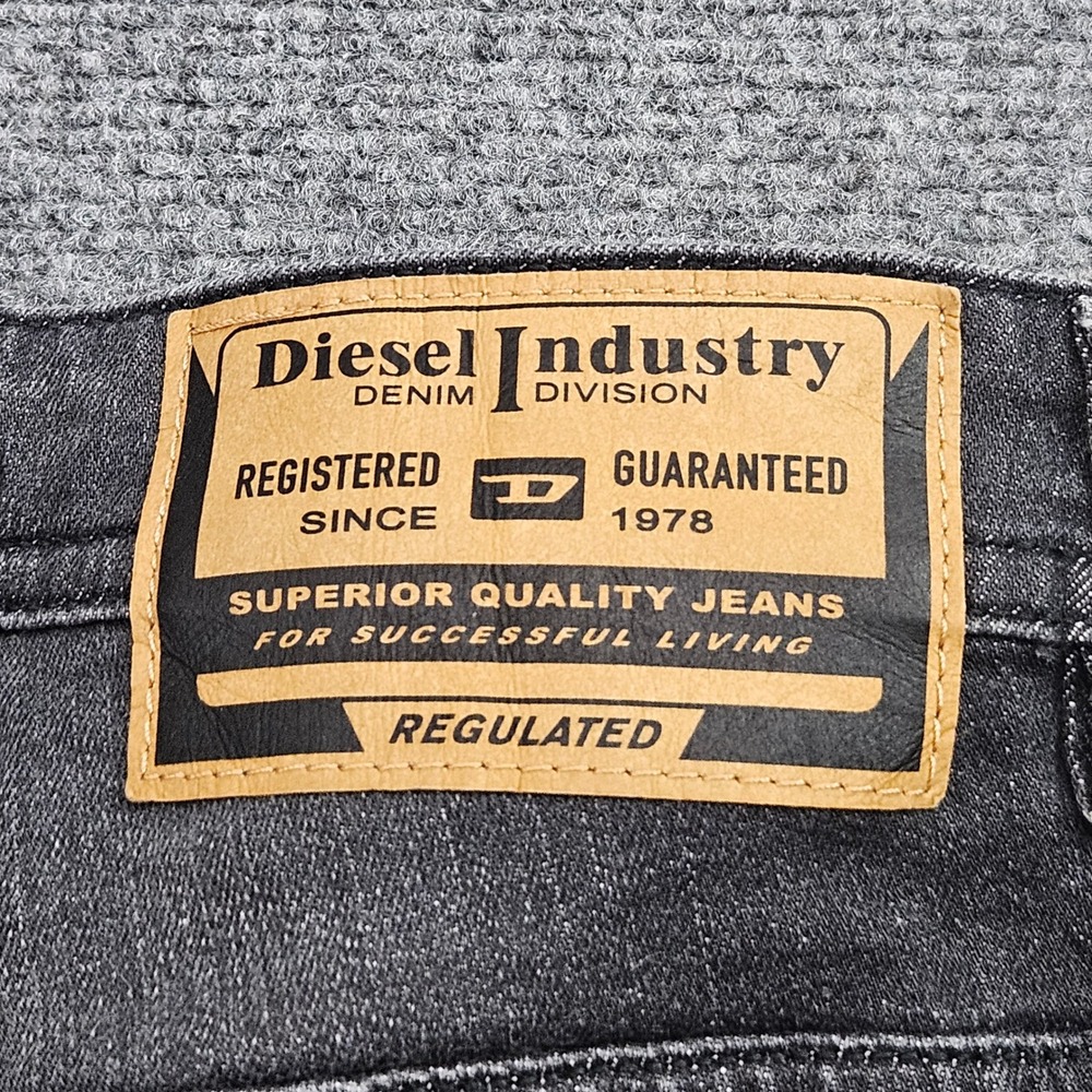 Diesel Jeans Size 33 Slim Straight Black Wash Faded Stretch Denim Casual Moto - Picture 4 of 10